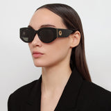 The Debbie | D-Frame Sunglasses in Black (C1)