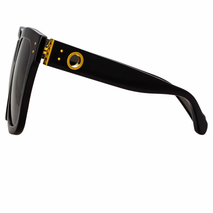 Black medusa ares stud 2024 sunglasses